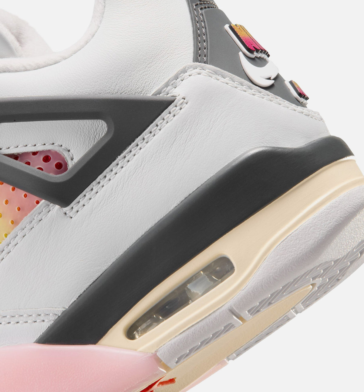 Air Jordan 4 Retro 'Comic' Grade School - Off White/Fire Pink/Anthracite