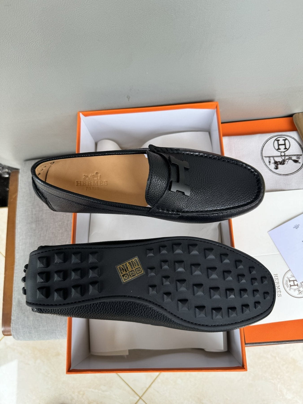 Hermès Men's Black H-Hardware Loafers - Driving-Shoe Sole